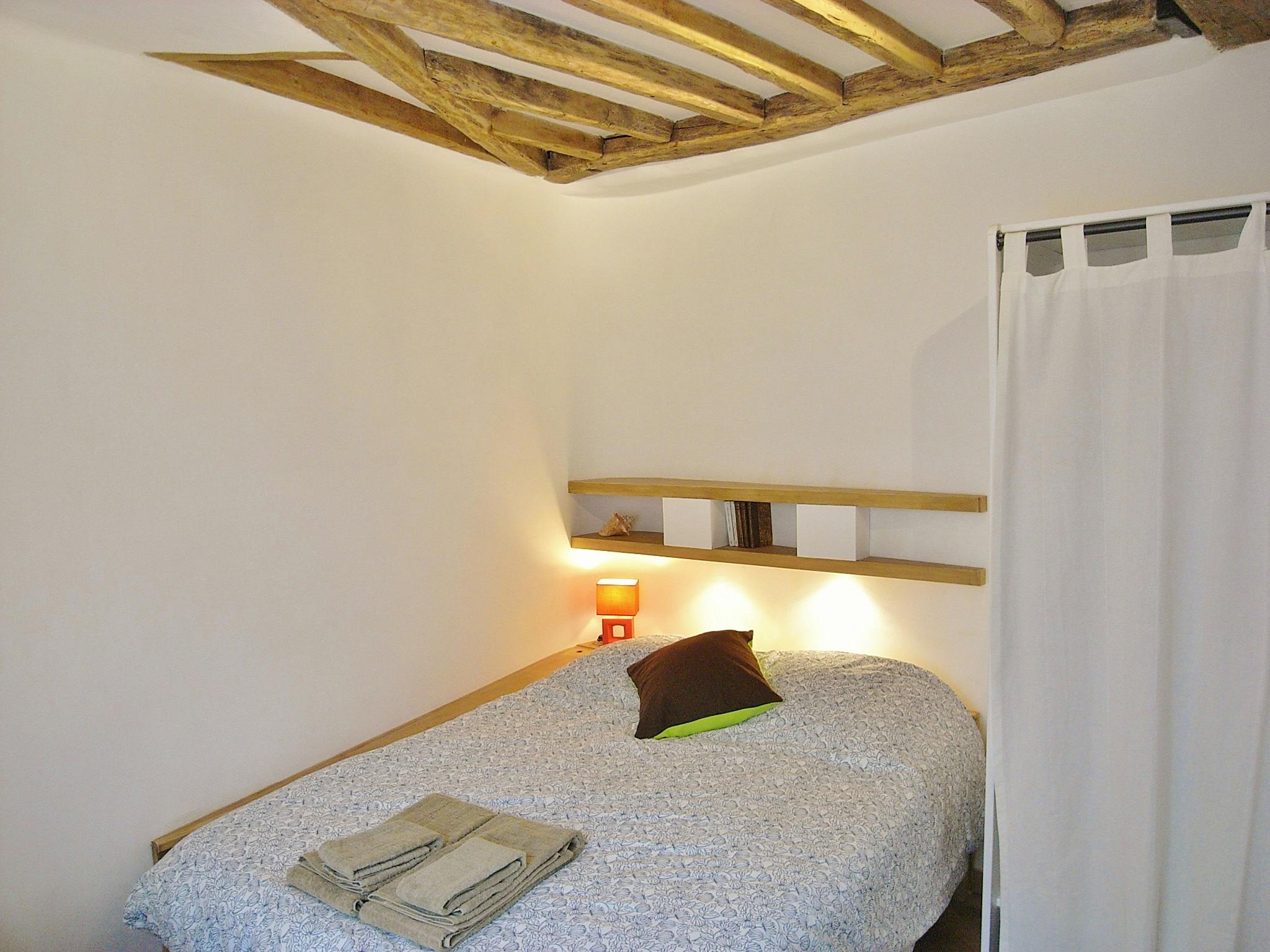 Rue des Ecouffes, Paris preview