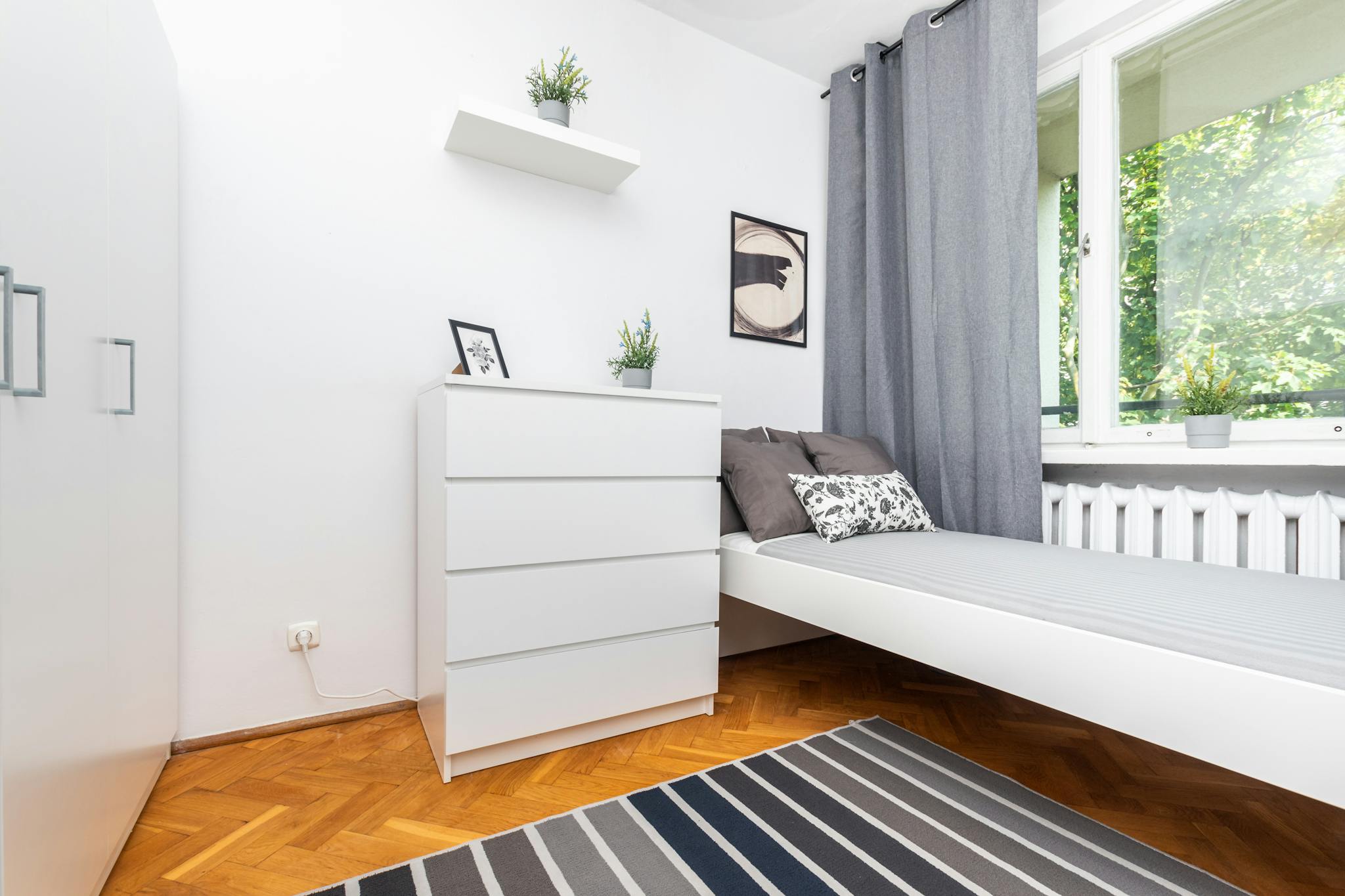 ulica Ciasna, Warsaw preview