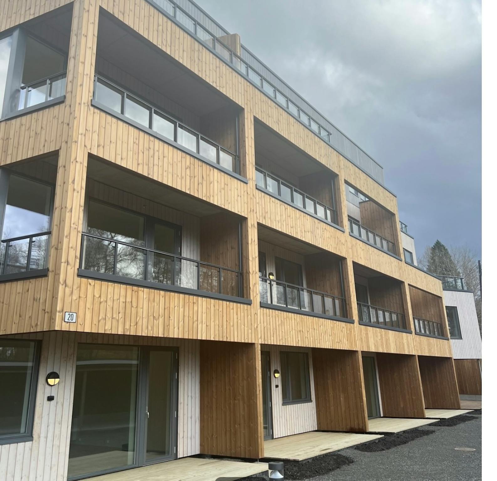 Sandbrekkevegen, Paradis preview