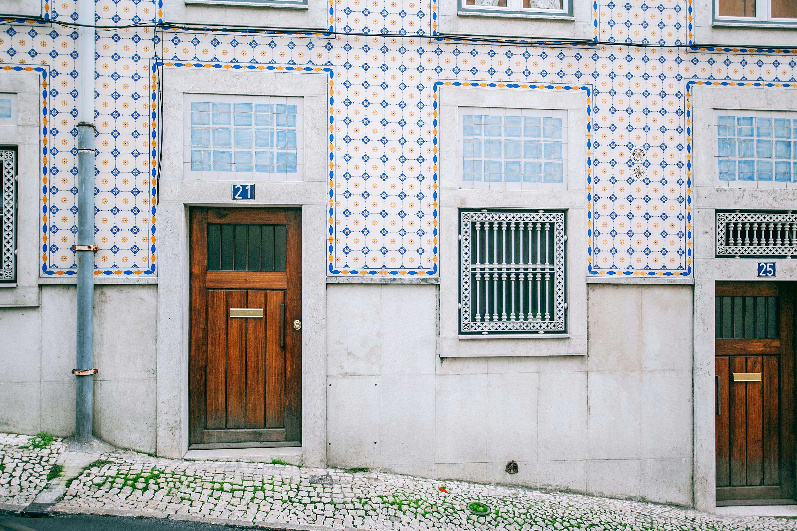 Building facade with Portuguese blue tiles.